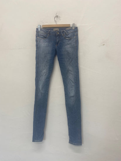 Gorgeous Guess Jegging Jeans W27” Blue distressed SL002