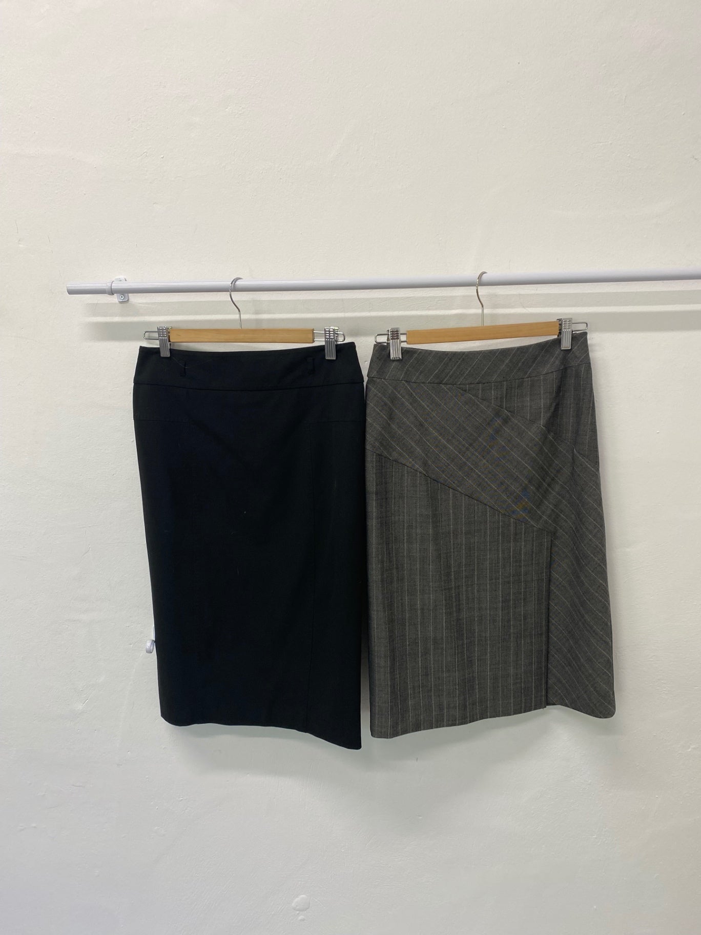 Gorgeous duo of Oasis Pencil Skirt Uk8 Black & Brown work skirts #9 SL002