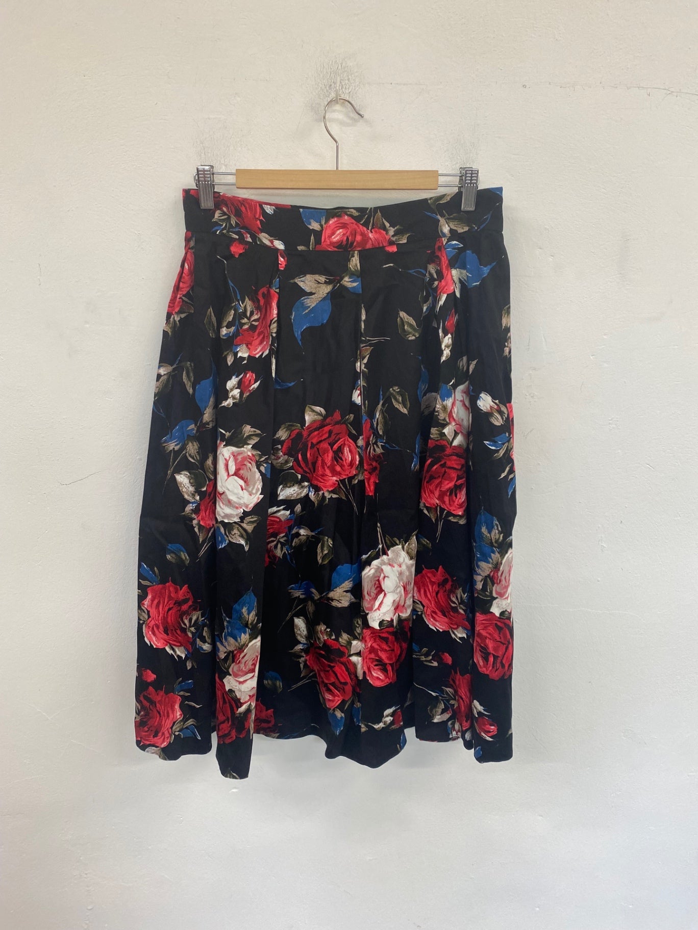 Gorgeous The Pretty Dress Company Midi Skirt UK14 Black Floral NR002