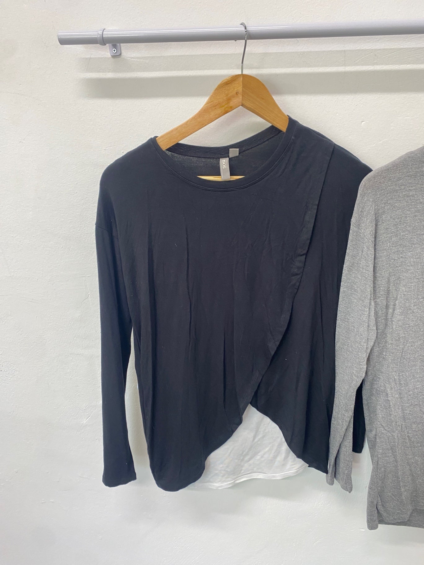 Gorgeous duo of Asos Design Long sleeve tops UK8 Black and grey SL002 #10