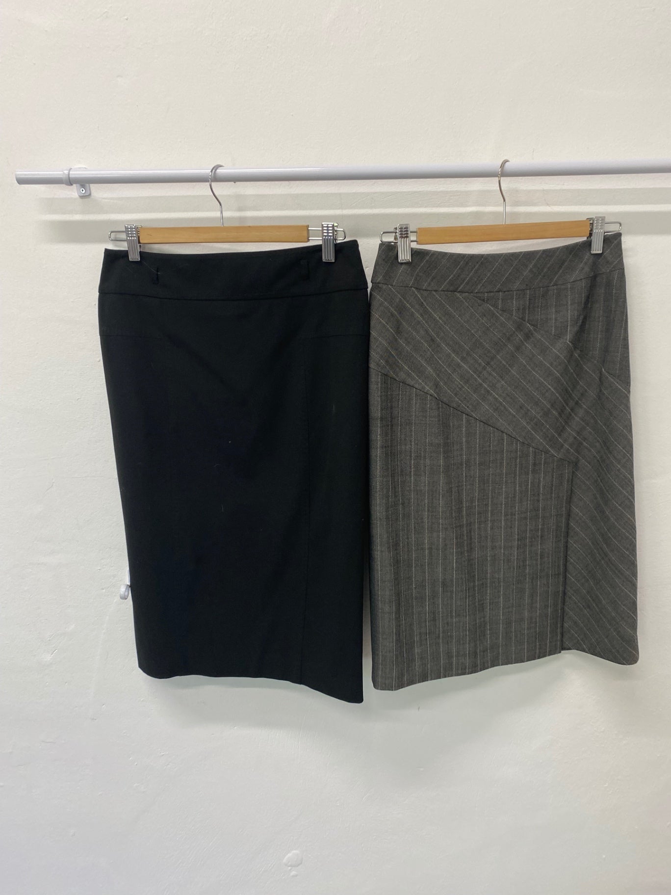 Gorgeous duo of Oasis Pencil Skirt Uk8 Black & Brown work skirts #9 SL002
