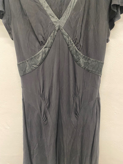 Gorgeous Ghost Evening Dress UkL Black midi classic elegant NR002