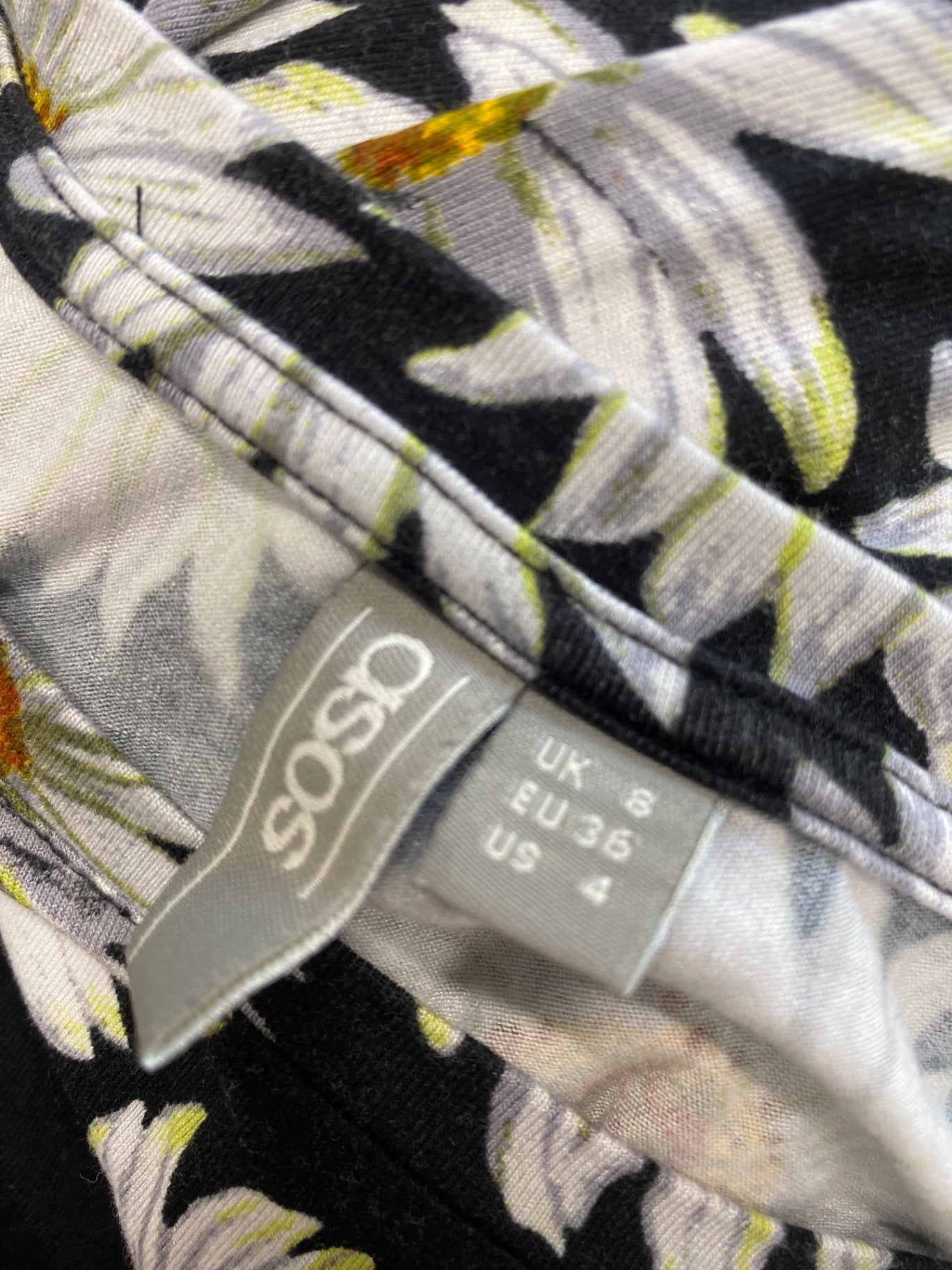 Gorgeous ASOS Sleeveless top UK8 Black floral SL002