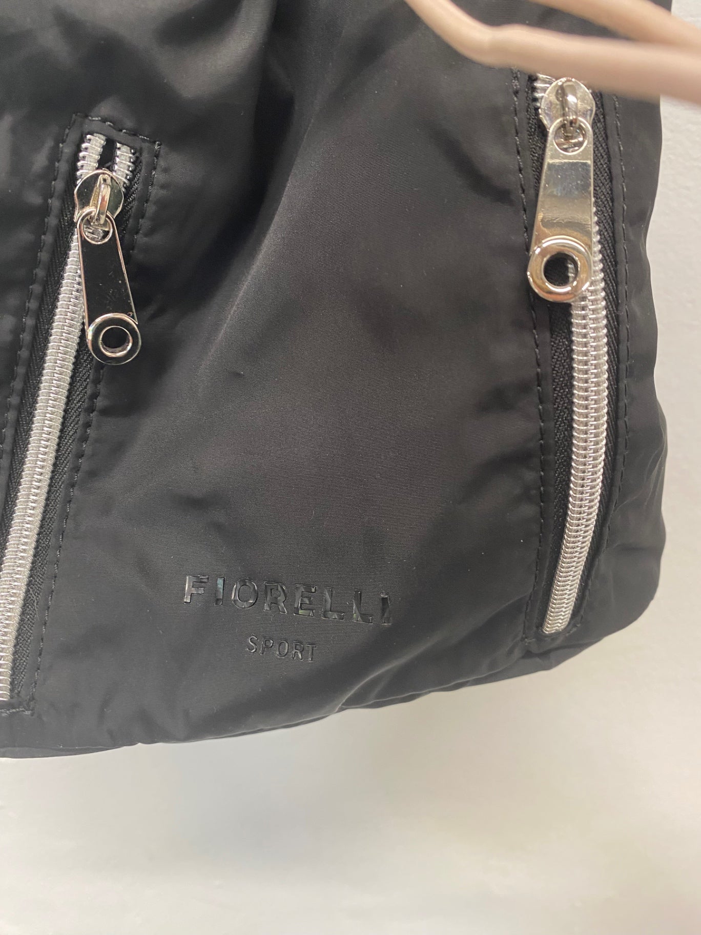 Gorgeous Fiorelli Sport Shoulder Bag One size Black & logo Drawstring GS001