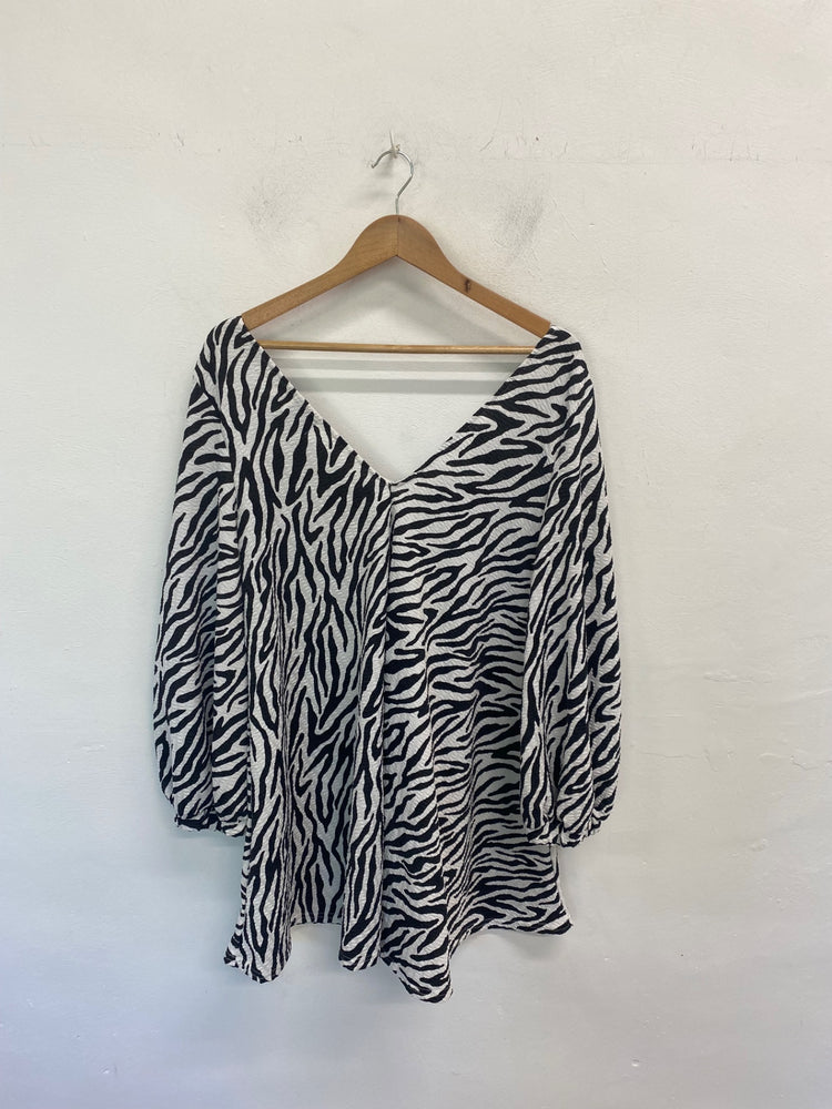 Gorgeous ASOS Mini Dress UK12 Black & White GS001