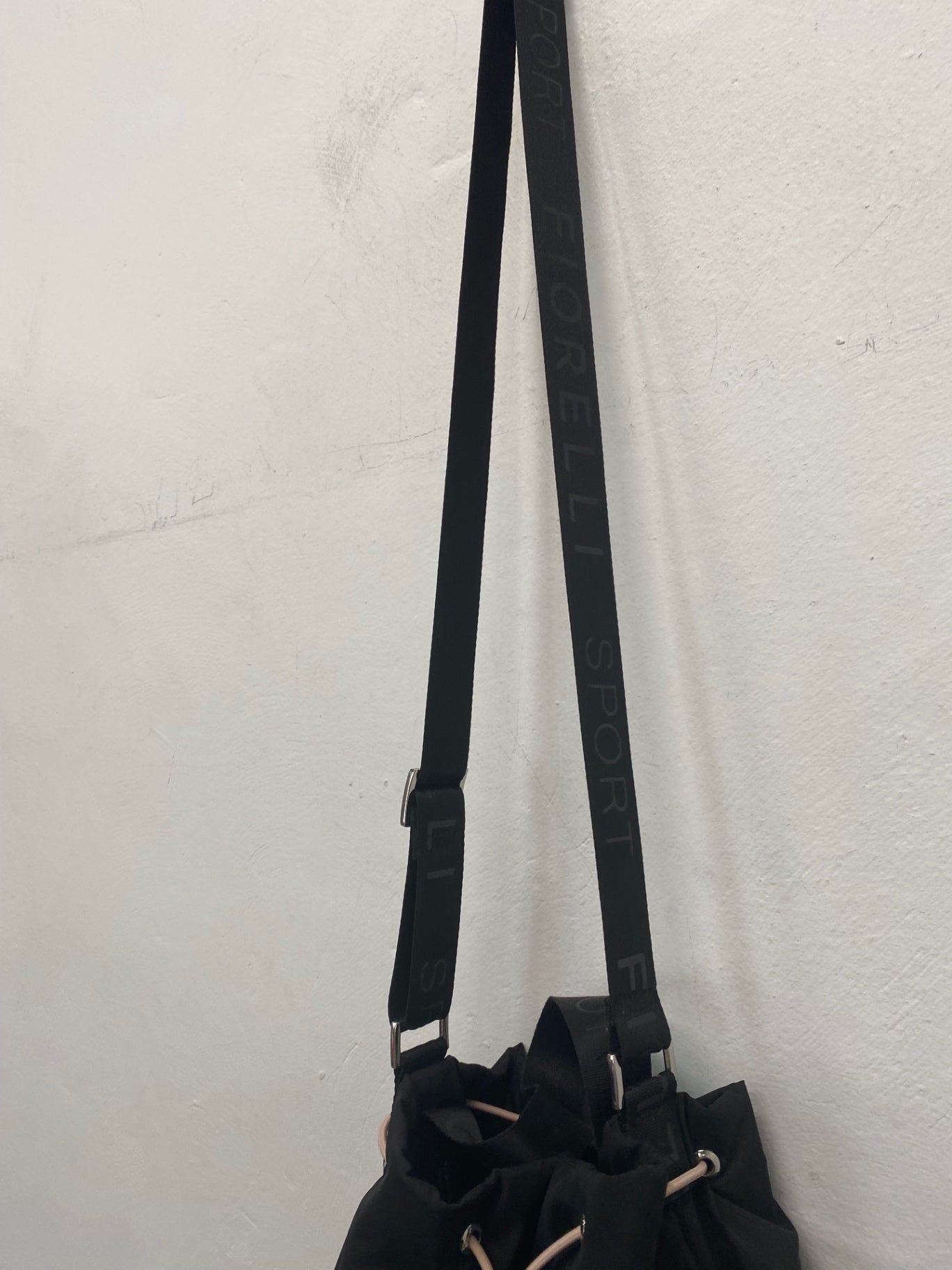 Gorgeous Fiorelli Sport Shoulder Bag One size Black & logo Drawstring GS001