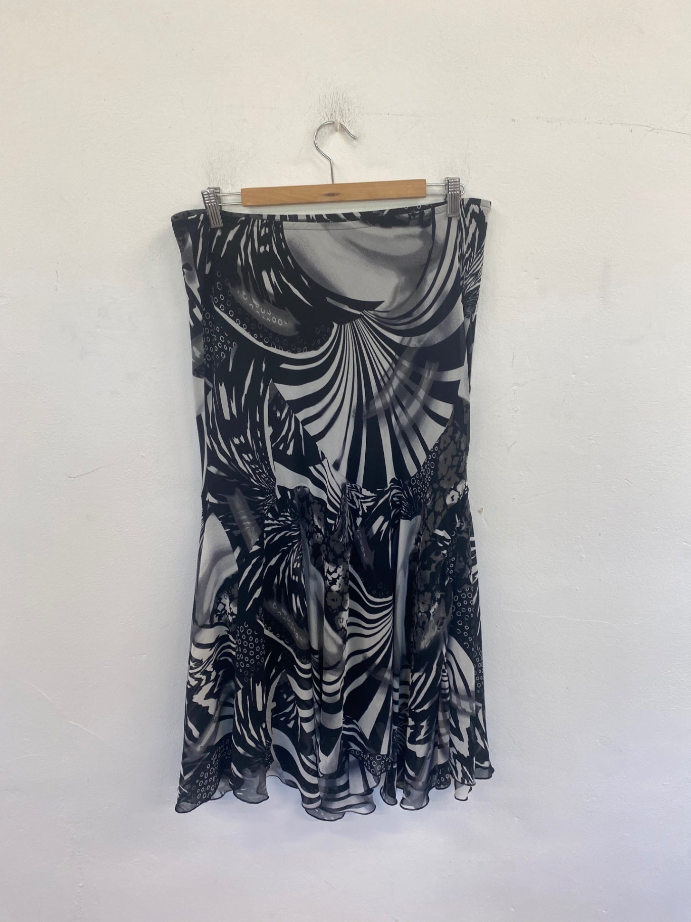 Boho Chic Per Una Maxi Skirt UK14 Black & Grey GS001