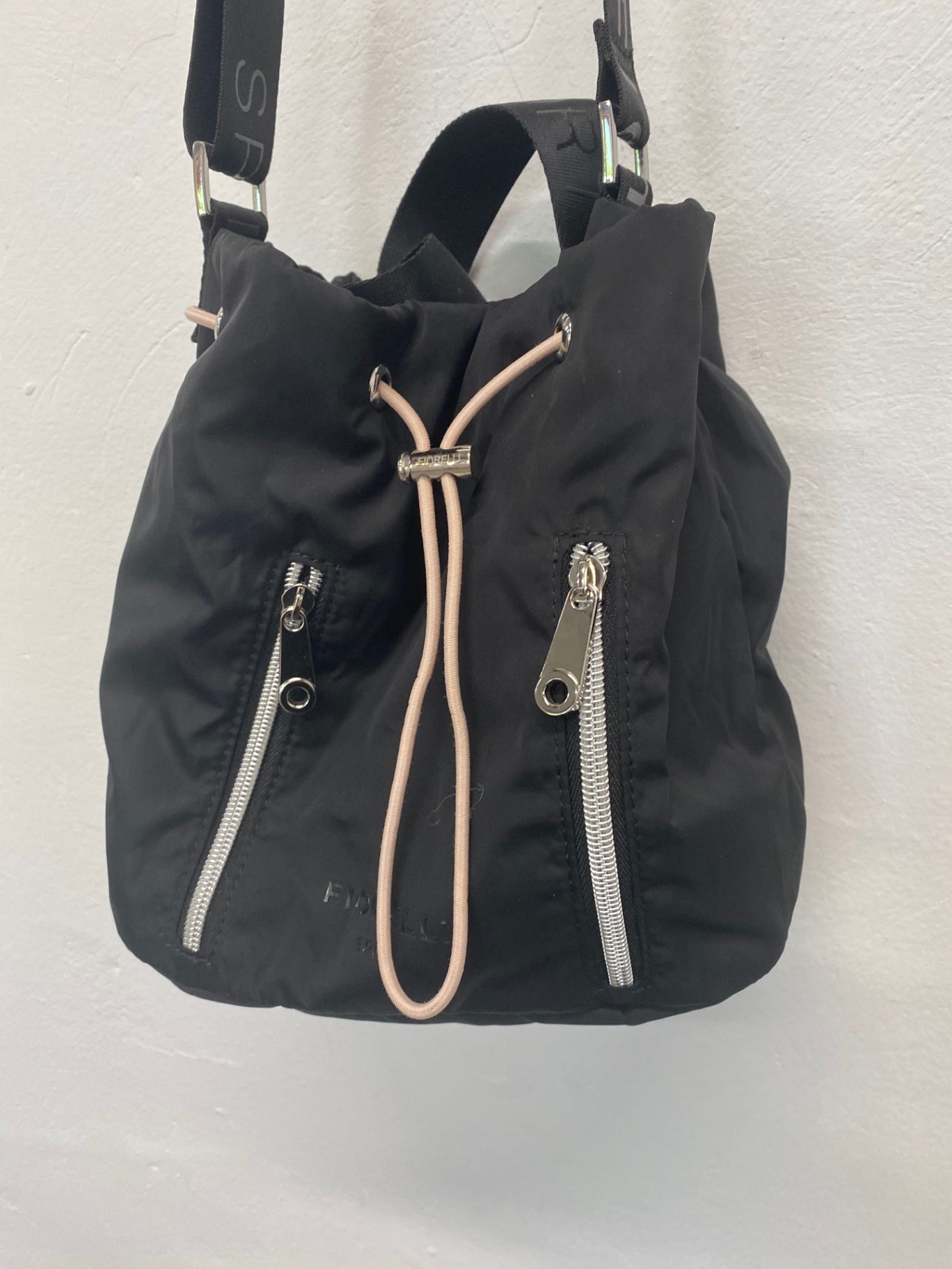 Gorgeous Fiorelli Sport Shoulder Bag One size Black & logo Drawstring GS001