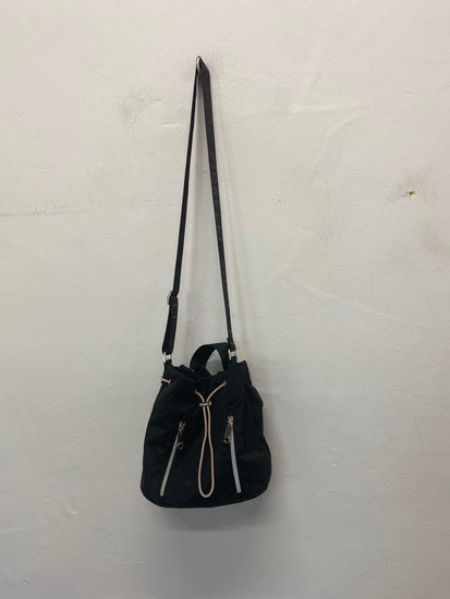 Gorgeous Fiorelli Sport Shoulder Bag One size Black & logo Drawstring GS001