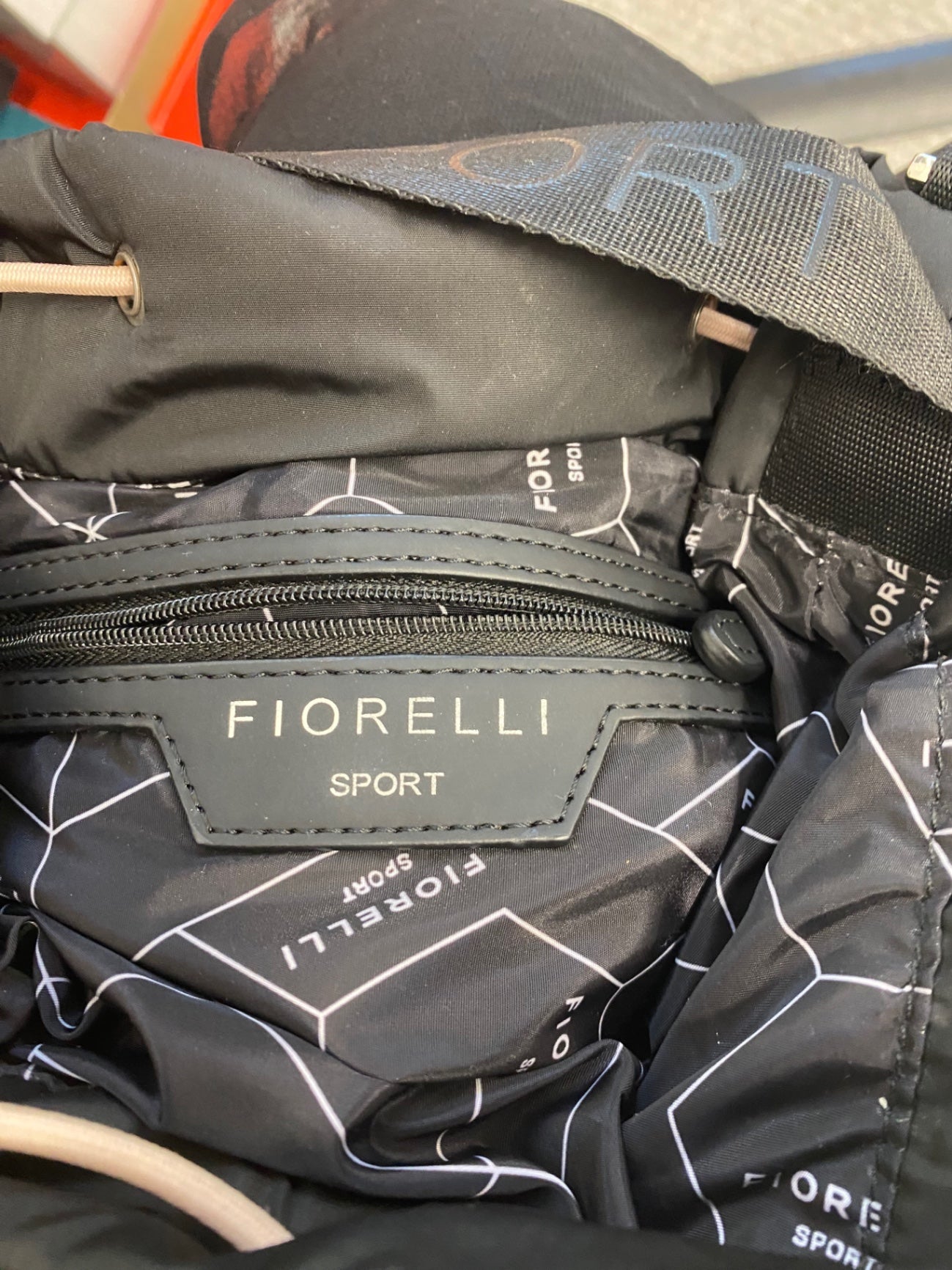 Gorgeous Fiorelli Sport Shoulder Bag One size Black & logo Drawstring GS001