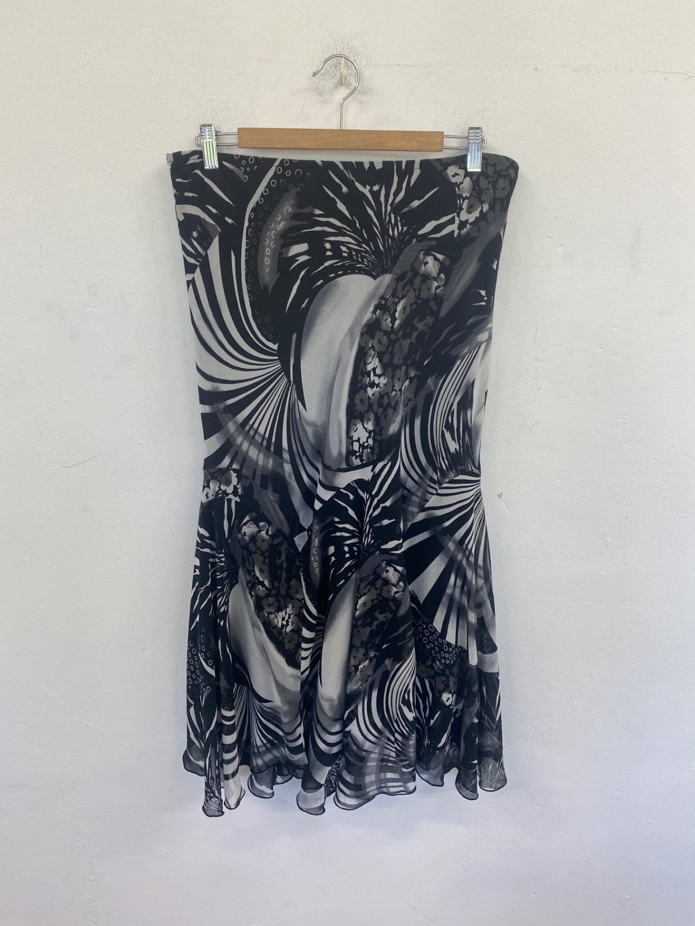 Boho Chic Per Una Maxi Skirt UK14 Black & Grey GS001