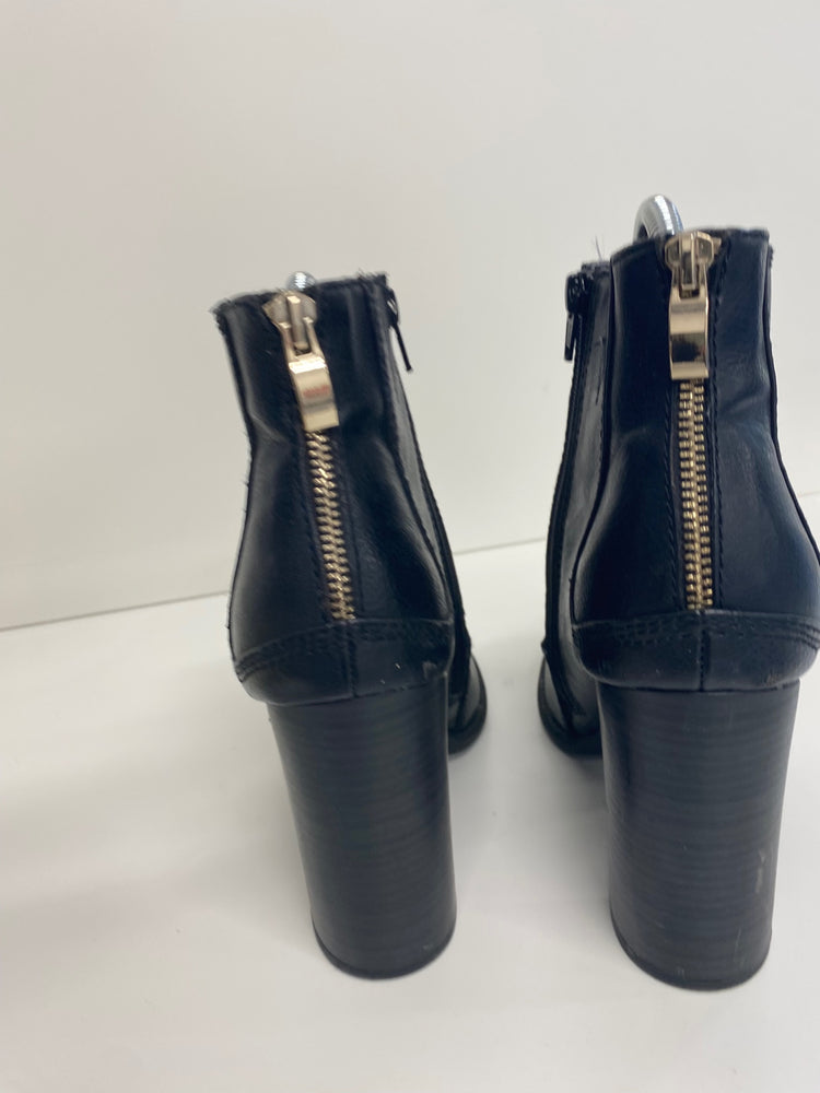 Gorgeous Marks & Spencers Ankle Boots Uk7 Black Classic block heels GS001