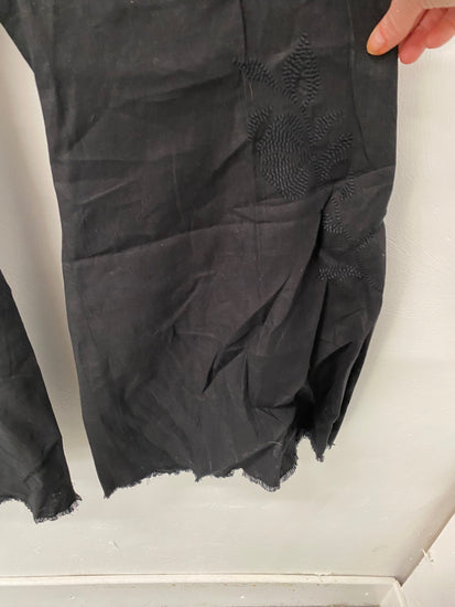 Gorgeous H&M Wide leg trousers UK12 Black with embossed floral pattern DM002