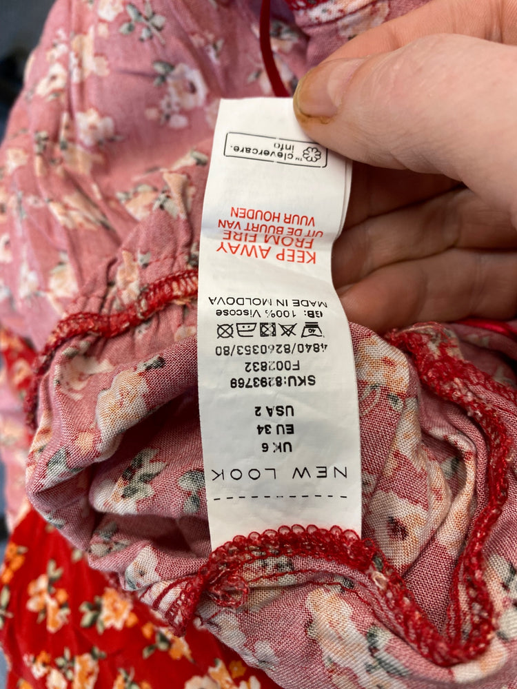 Gorgeous New Look Jumpsuit UK6 Red & floral pattern cropped EK001