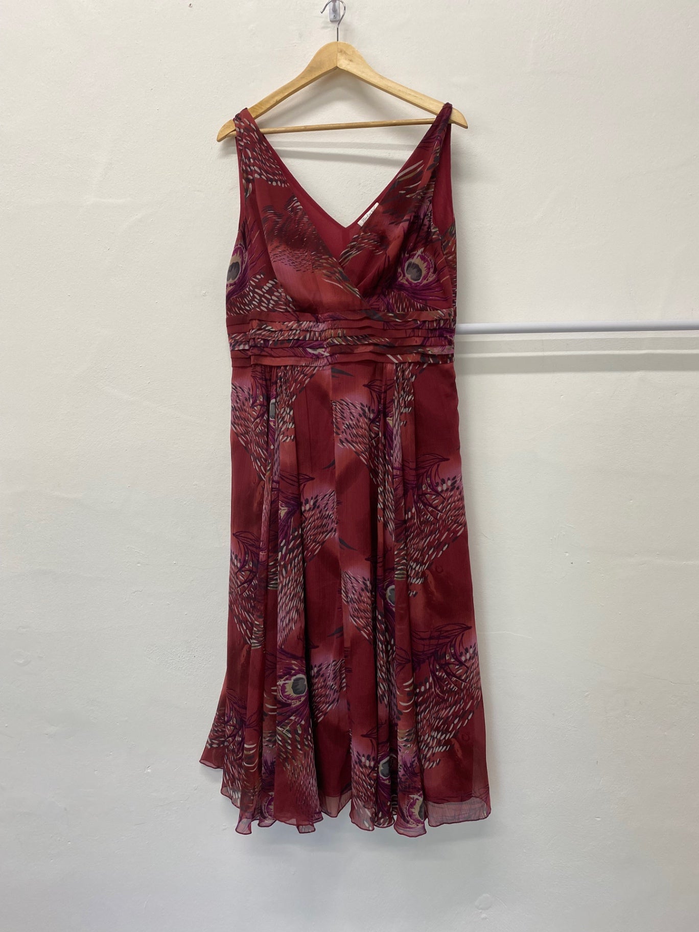 Gorgeous Berkertex Dress Uk16 Burgundy floral overlay CF001