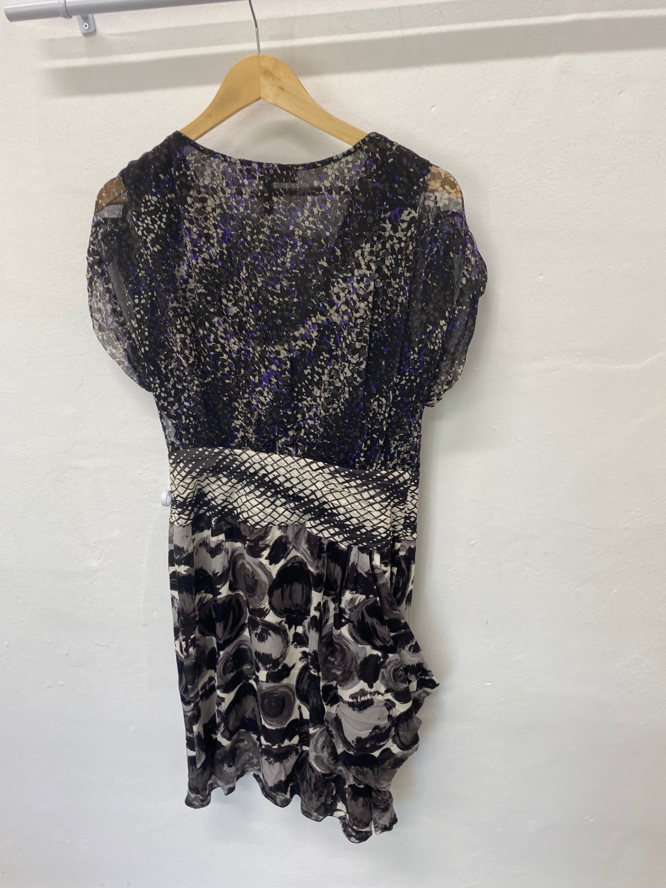 Gorgeous BCBGMAXAZRIA occasion party Dress UK10 Grey pure silk  LF003 