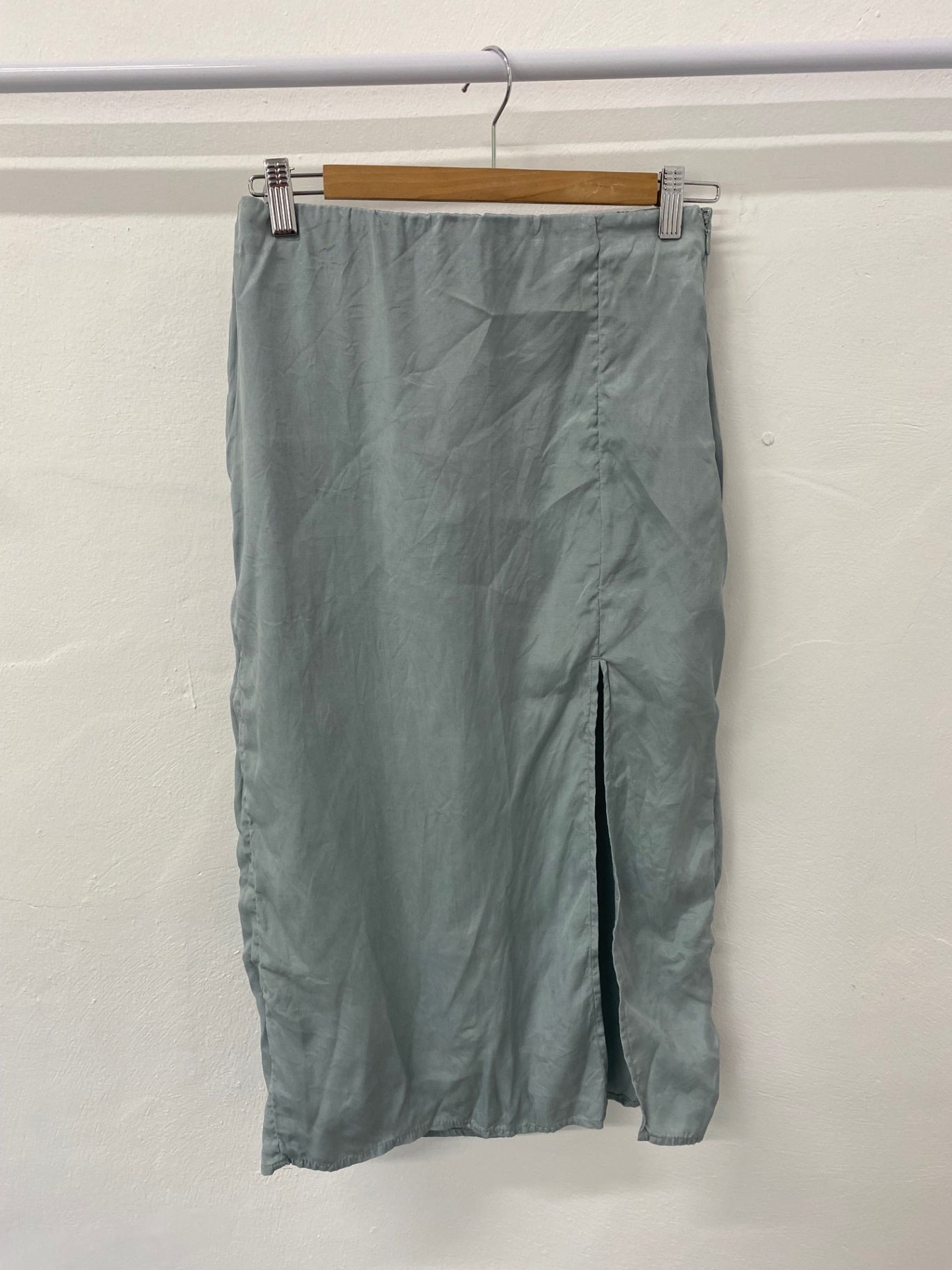 Gorgeous H&M Midi Skirt UK S Pale turquoise slip skirt EK001