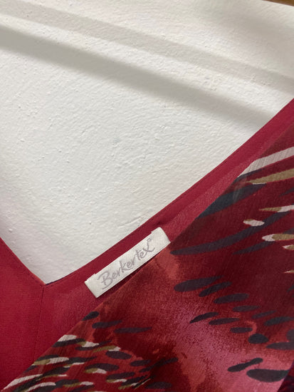 Gorgeous Berkertex Dress Uk16 Burgundy floral overlay CF001