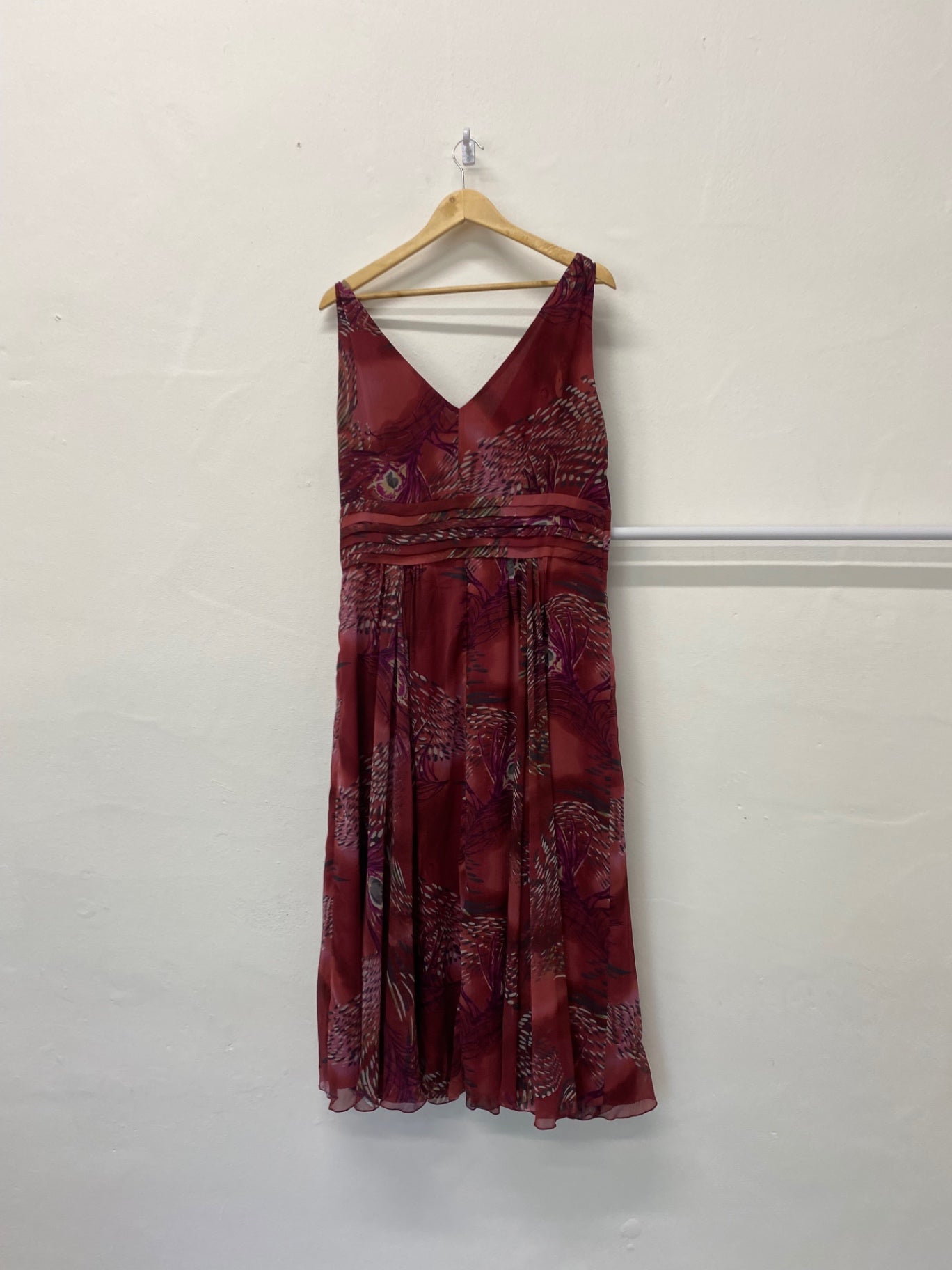 Gorgeous Berkertex Dress Uk16 Burgundy floral overlay CF001