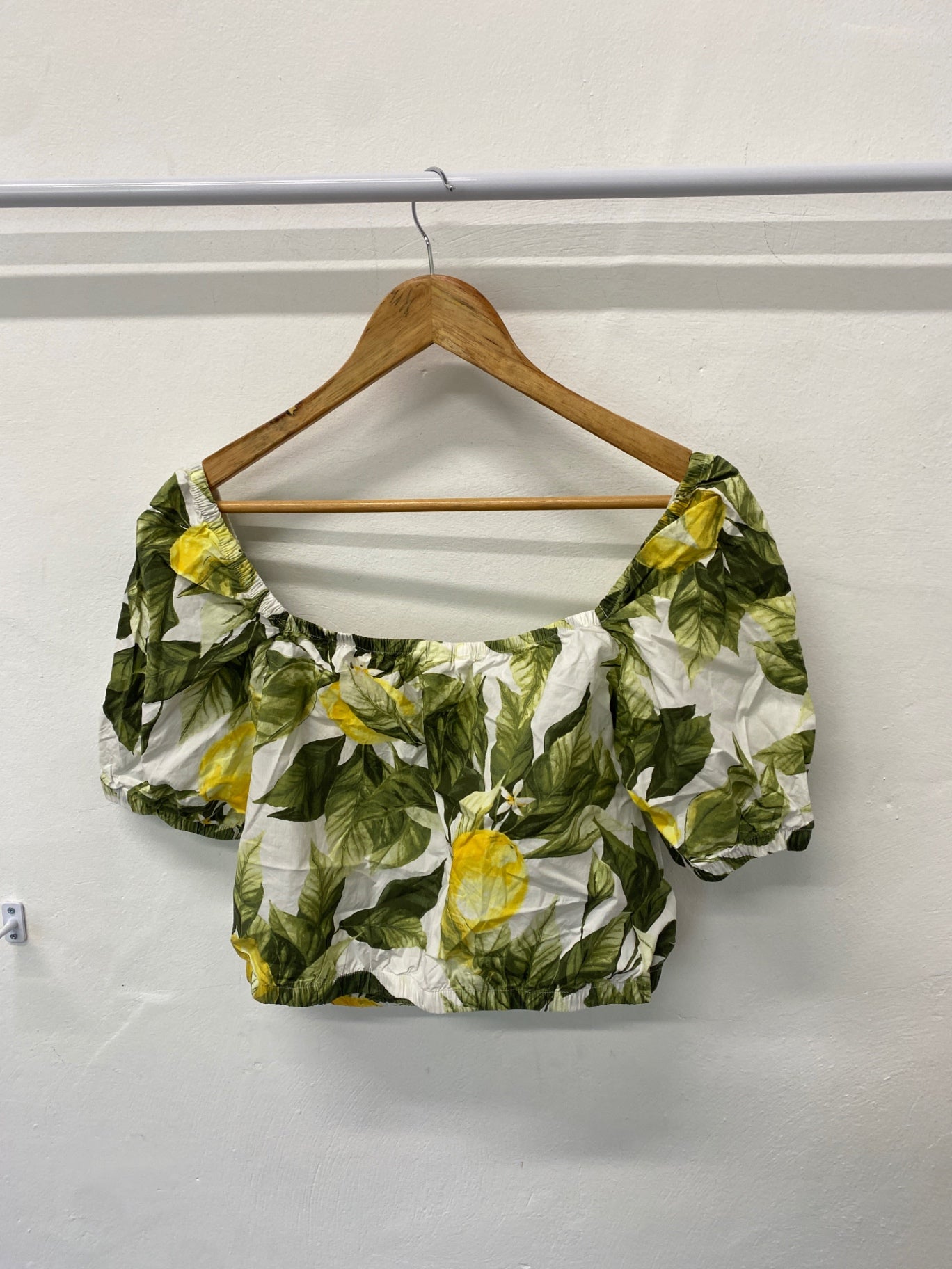 Gorgeous H&M Blouse M White yellow Hawaiian uk M EK001