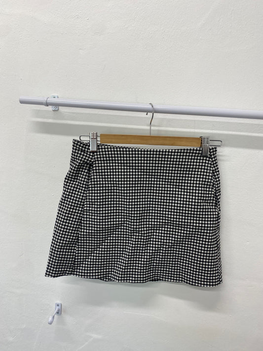 Gorgeous Urban Outfitters Skirt UK S Black and White checked EK001
