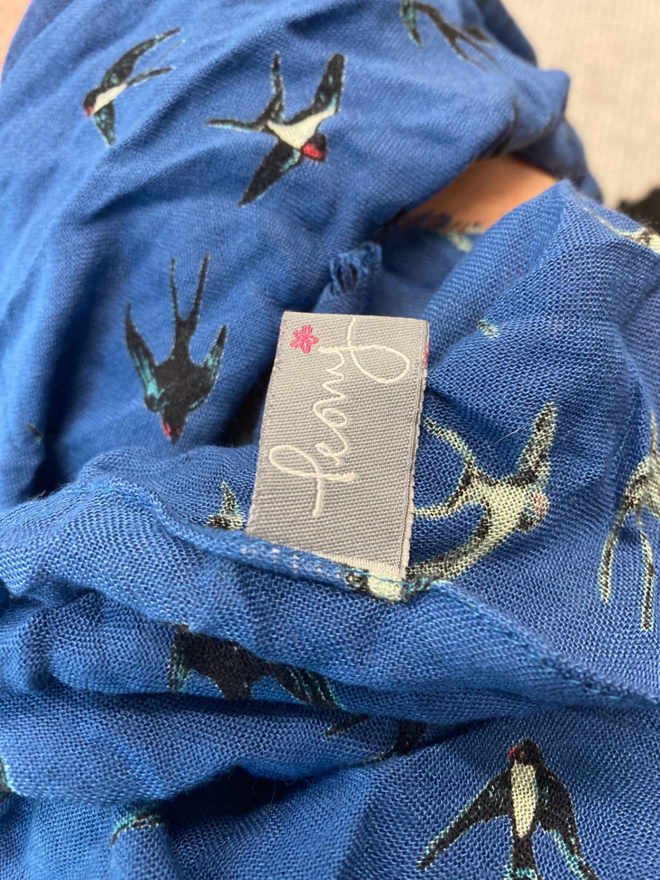 Gorgeous Unbranded Scarf One size Blue flying swallows LF003