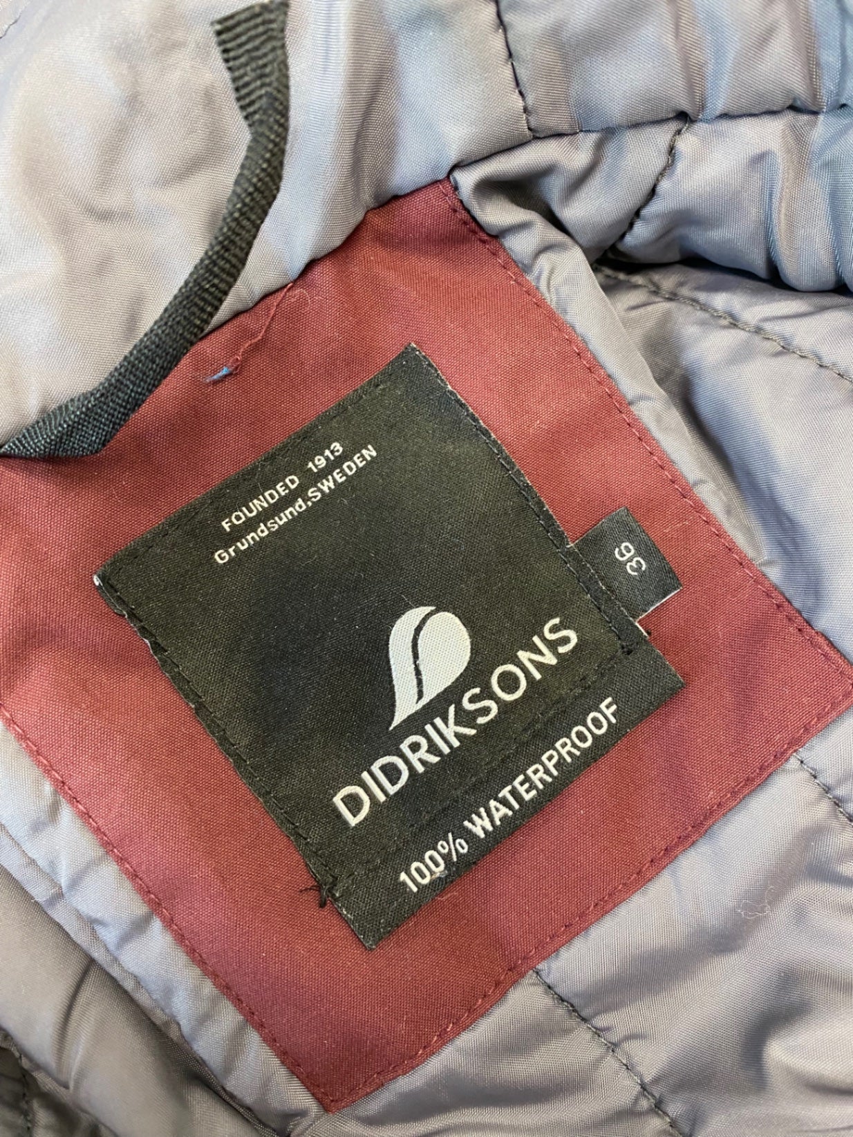 Gorgeous DIDRIKSONS Winter Coat Uk8 Maroon with Faux Fur trim GM003