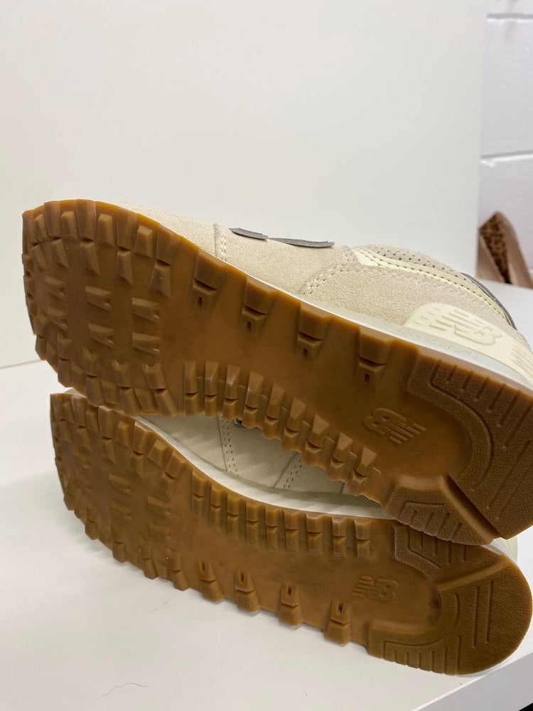 Gorgeous New Balance 574 Moon Leopard Sneakers Uk5.5 Cream & faux fur LT002