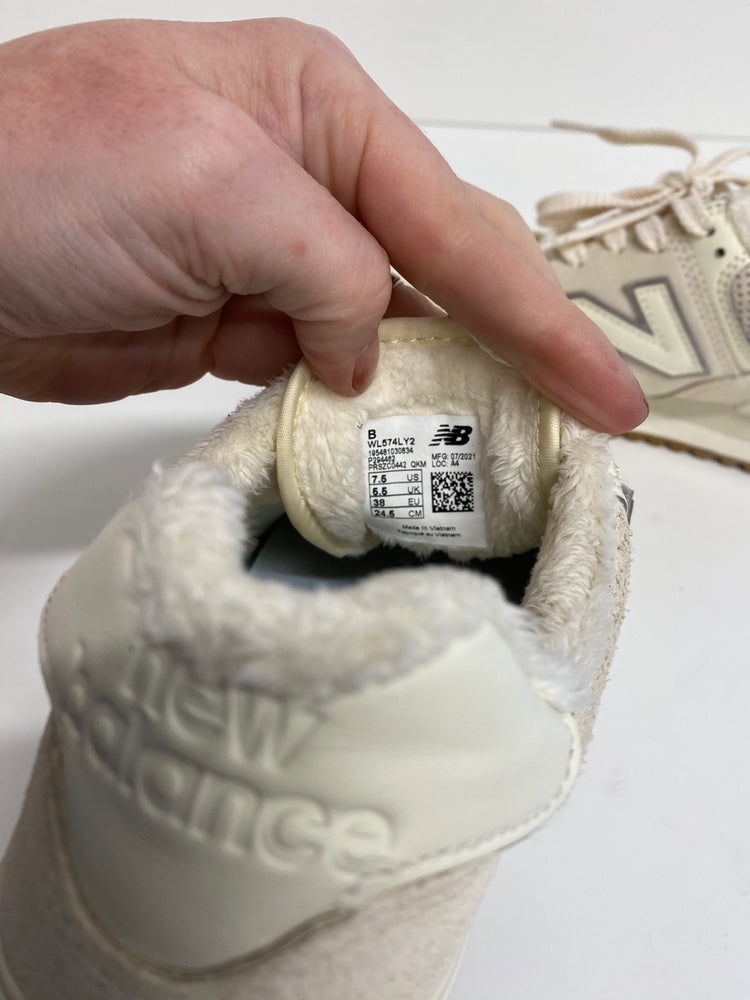 Gorgeous New Balance 574 Moon Leopard Sneakers Uk5.5 Cream & faux fur LT002