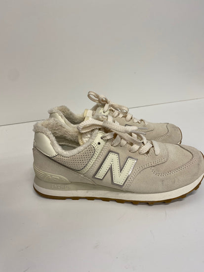 Gorgeous New Balance 574 Moon Leopard Sneakers Uk5.5 Cream & faux fur LT002