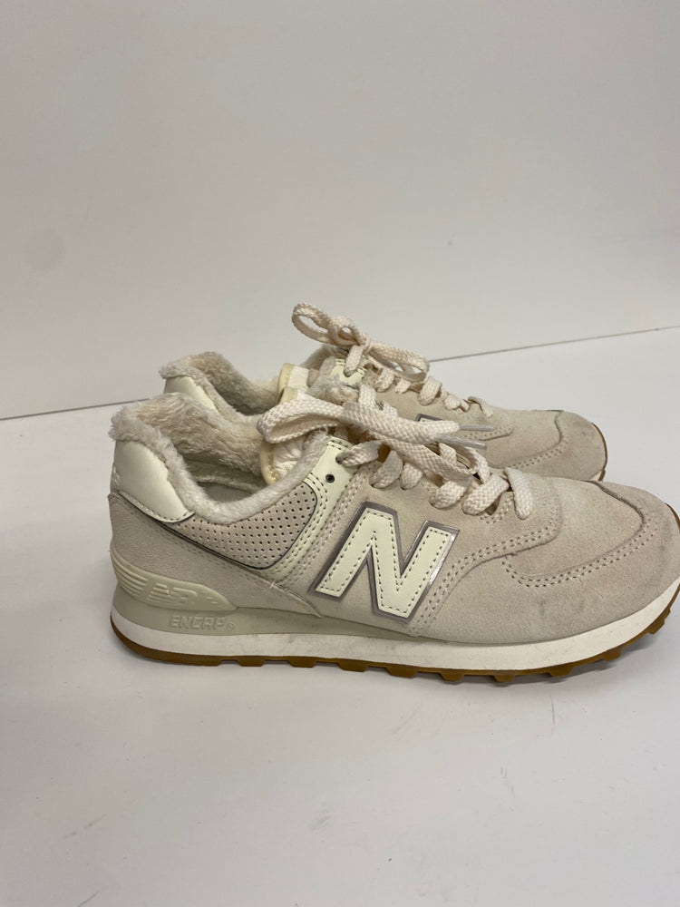 Gorgeous New Balance 574 Moon Leopard Sneakers Uk5.5 Cream & faux fur LT002