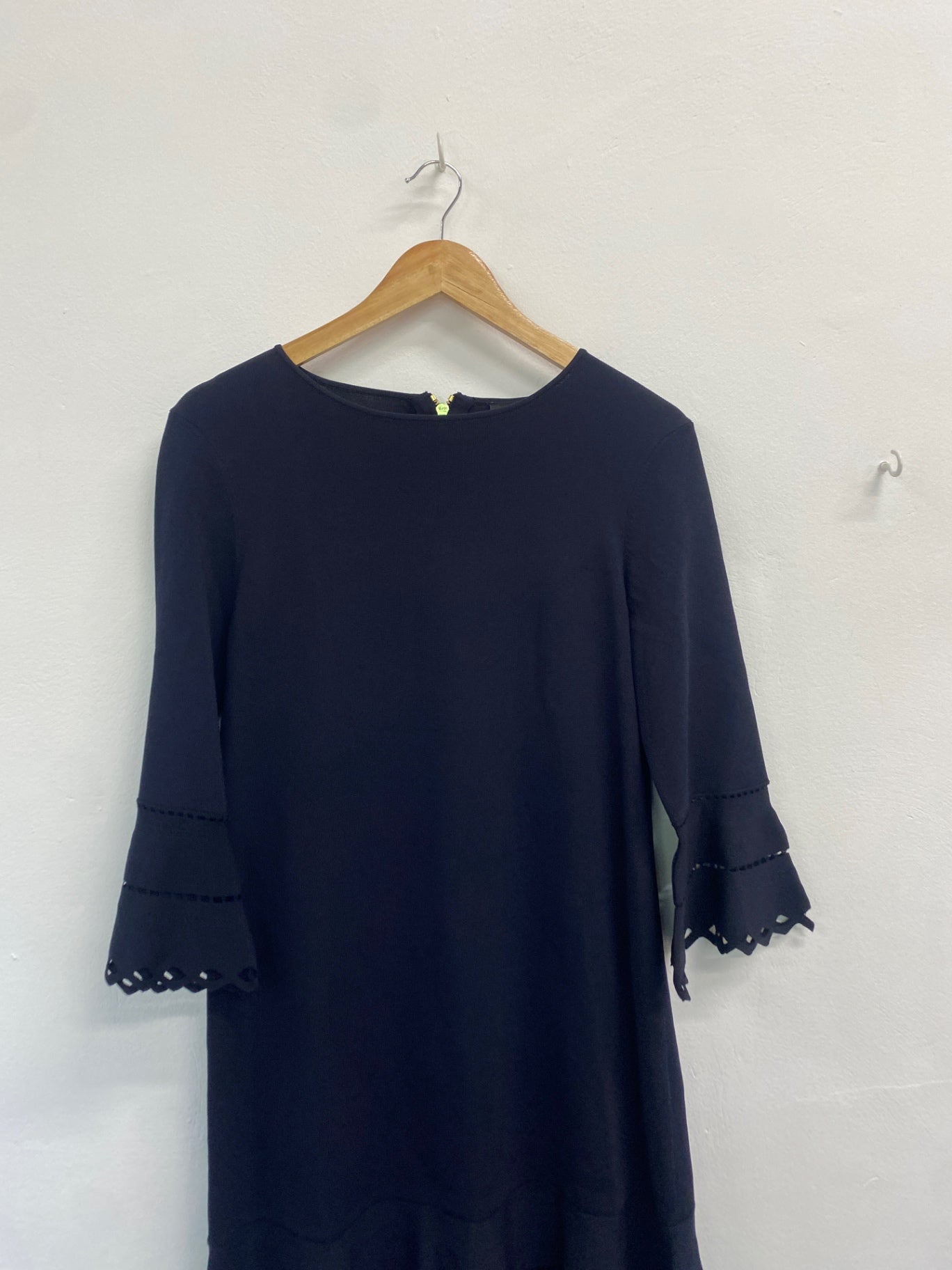 Fabulous Ted Baker Dress UK12 Navy broderie sleeve BM051