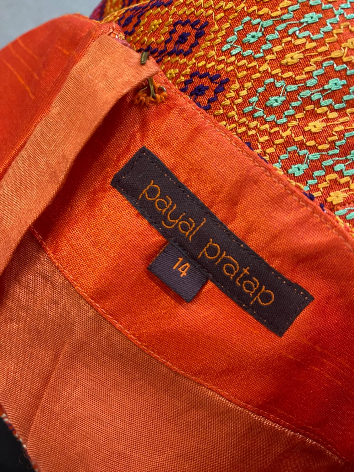 Fabulous Anthropologie Skirt UK14 Red orange pattern FK116