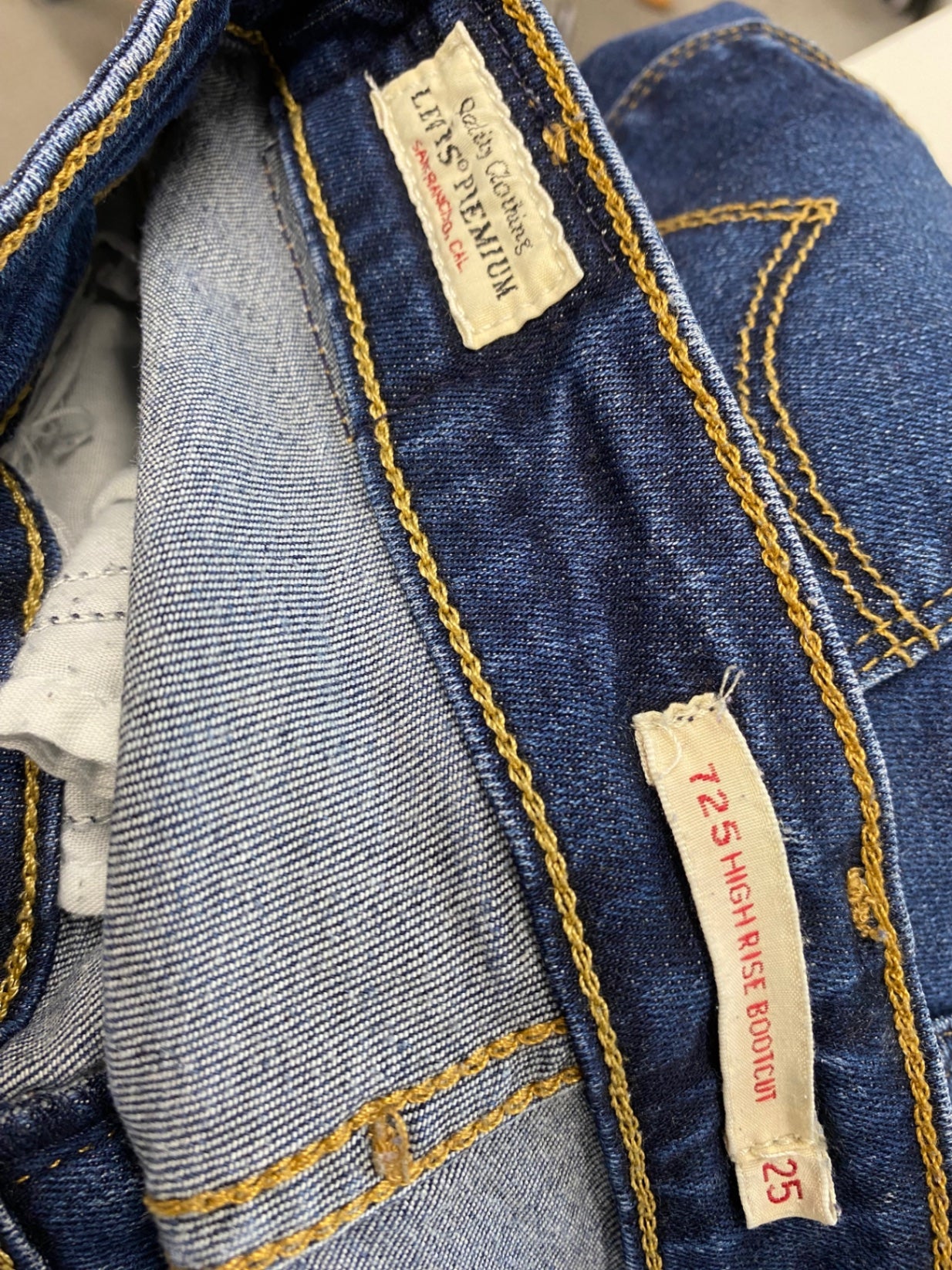 Amazing Levi’s Jeans W25” Dark blue high tide bootcut 725 FK116