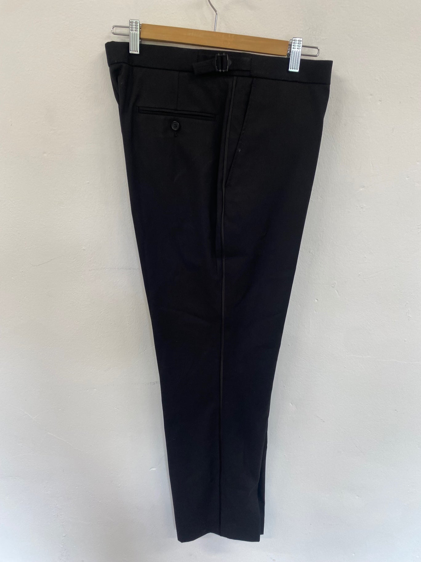 Amazing Moss Bros Dinner suit 40R Black