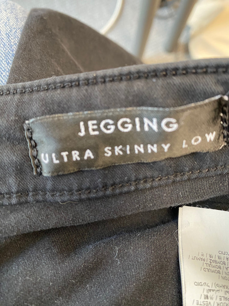 Amazing GUESS Ultra Skinny Low Jeggings W27” Uk8  Black SL002