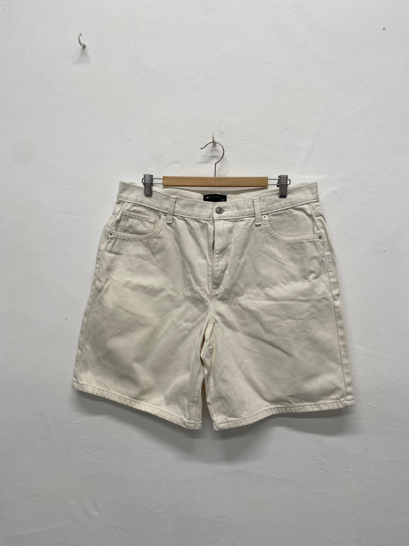 Amazing Asos Design long  Shorts Uk16 Cream/Off-white HT149