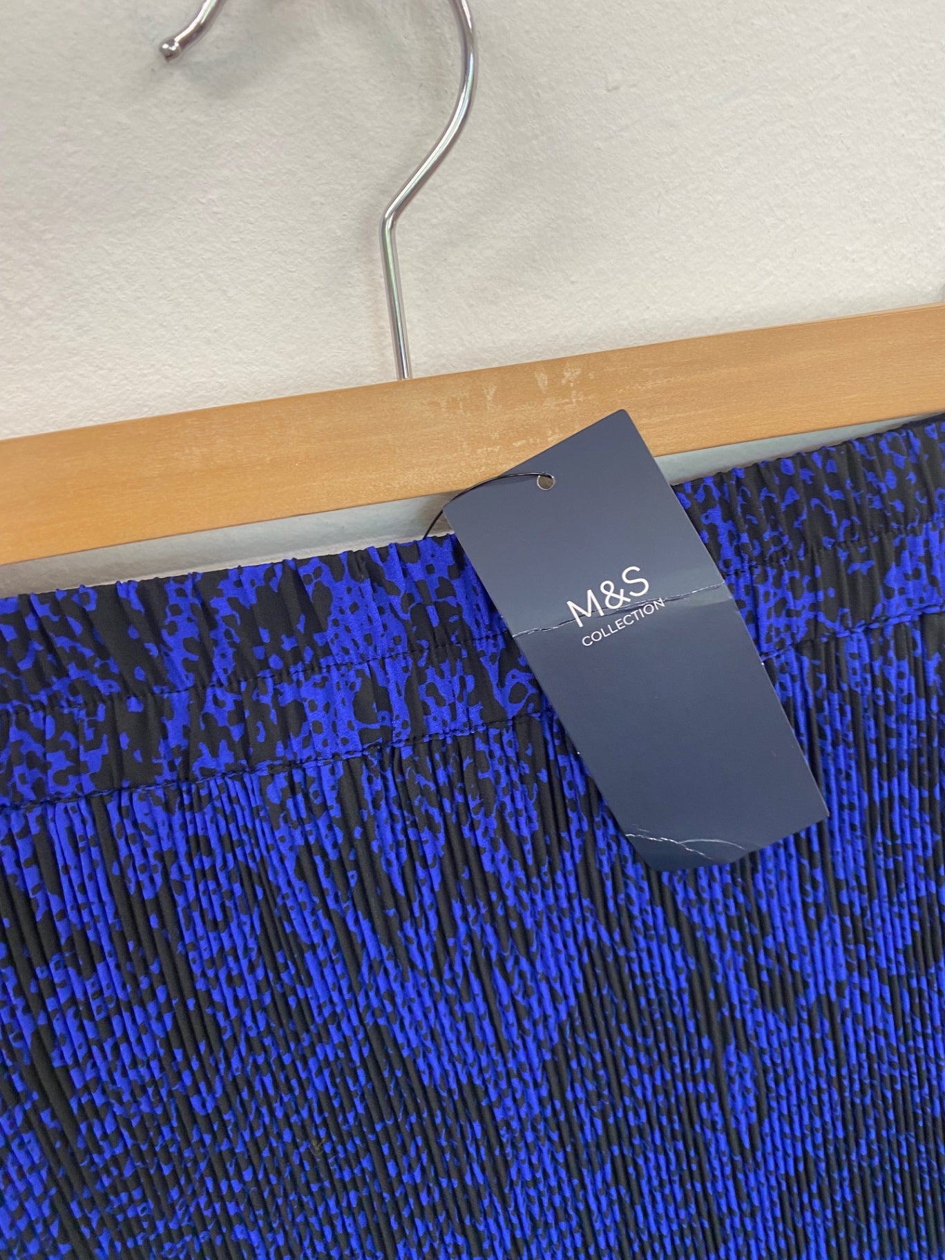 Amazing M&S Collection pleated midi Skirt Uk8 Blue & Black  HT149