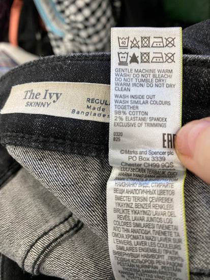 Amazing Marks & Spencer The Ivy  Jeans Uk8 Black distressed raw edge HT149