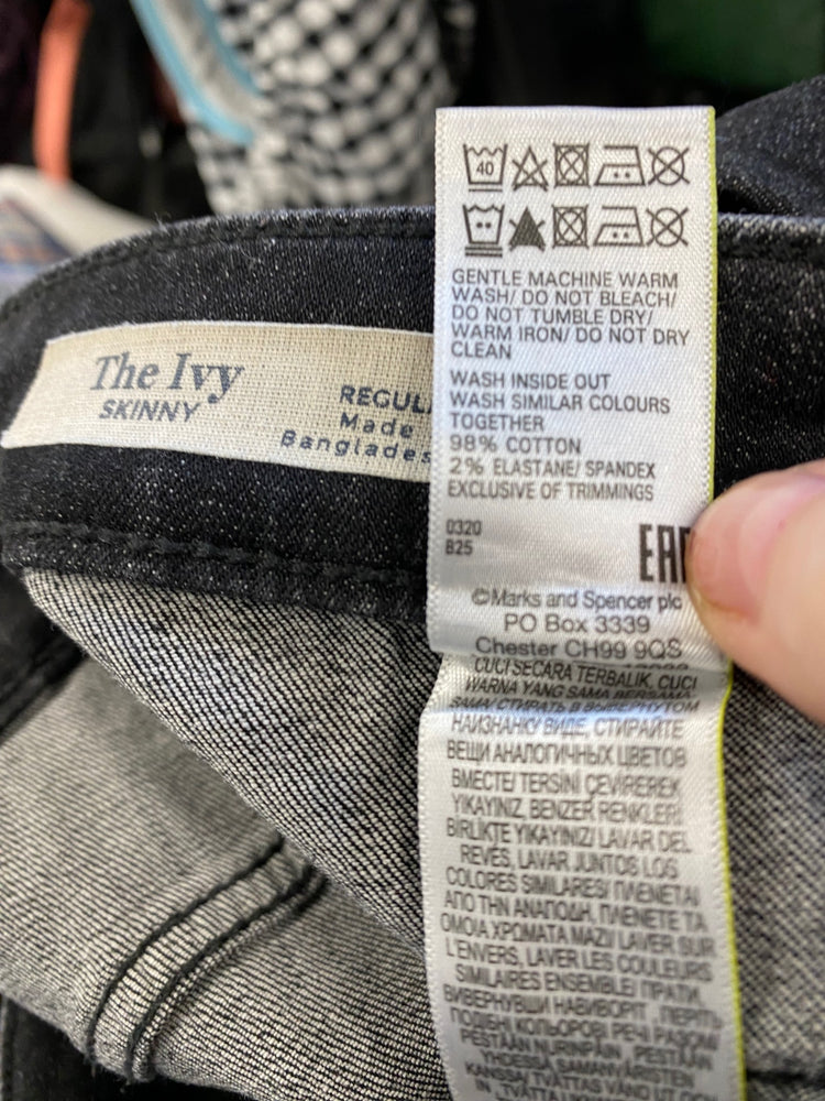 Amazing Marks & Spencer The Ivy  Jeans Uk8 Black distressed raw edge HT149