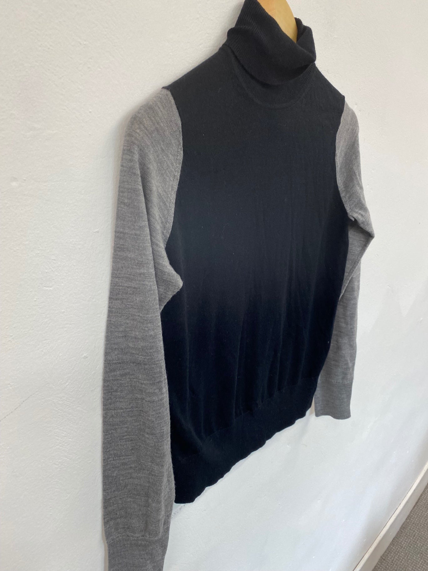 Fabulous Marks & Spencers turtleneck UK8 Black grey HT149