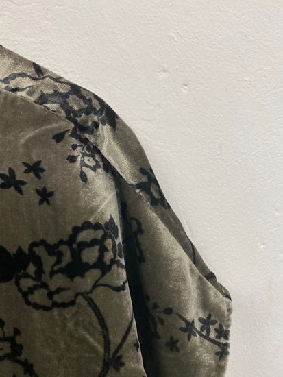 Amazing Per Una velvet Blouse UK6 Olive Green Black swirls oriental HT149