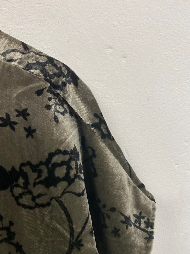 Amazing Per Una velvet Blouse UK6 Olive Green Black swirls oriental HT149