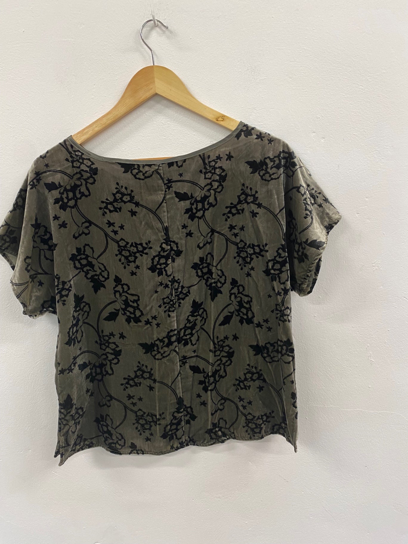Amazing Per Una velvet Blouse UK6 Olive Green Black swirls oriental HT149