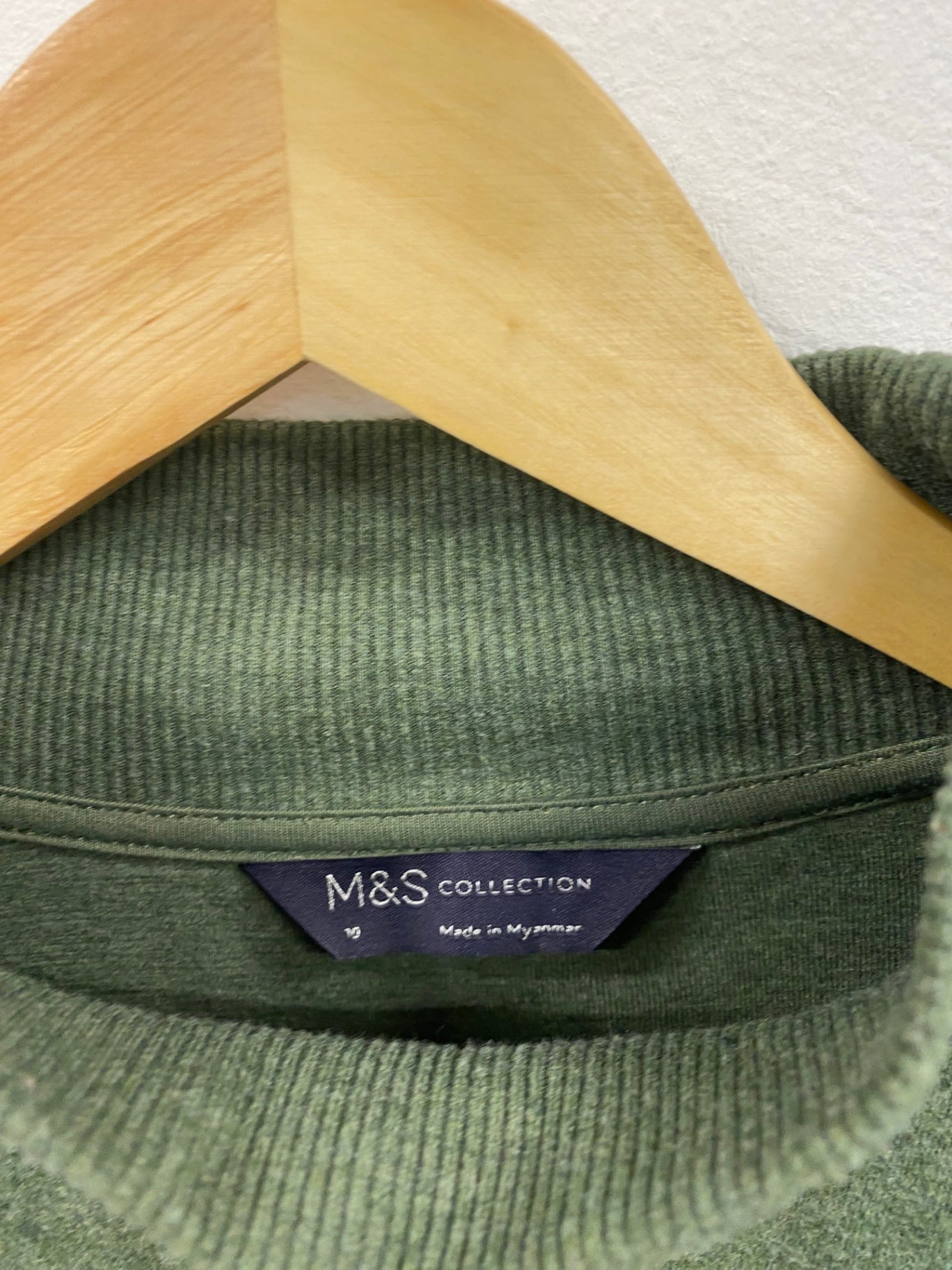 Fabulous M&S Collection mid neck Sweater UK10 Green Cosy soft HT149