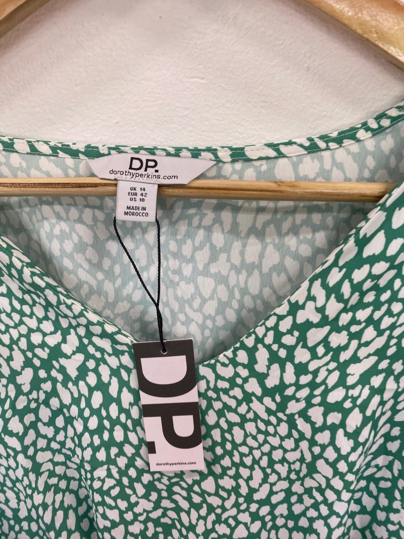 Fabulous DP romantic summer tea  Dress Uk14 Green & white HT149