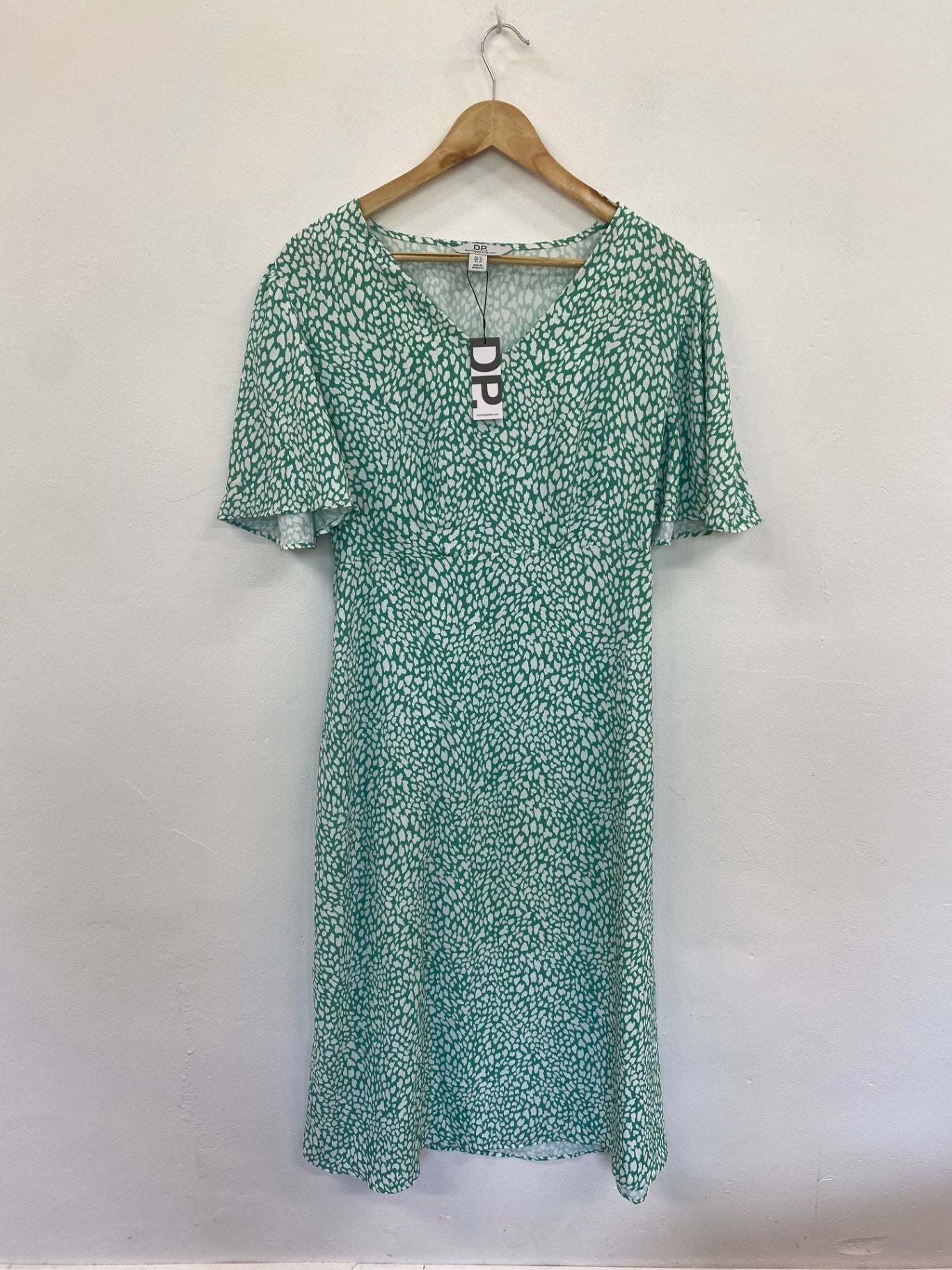 Fabulous DP romantic summer tea  Dress Uk14 Green & white HT149