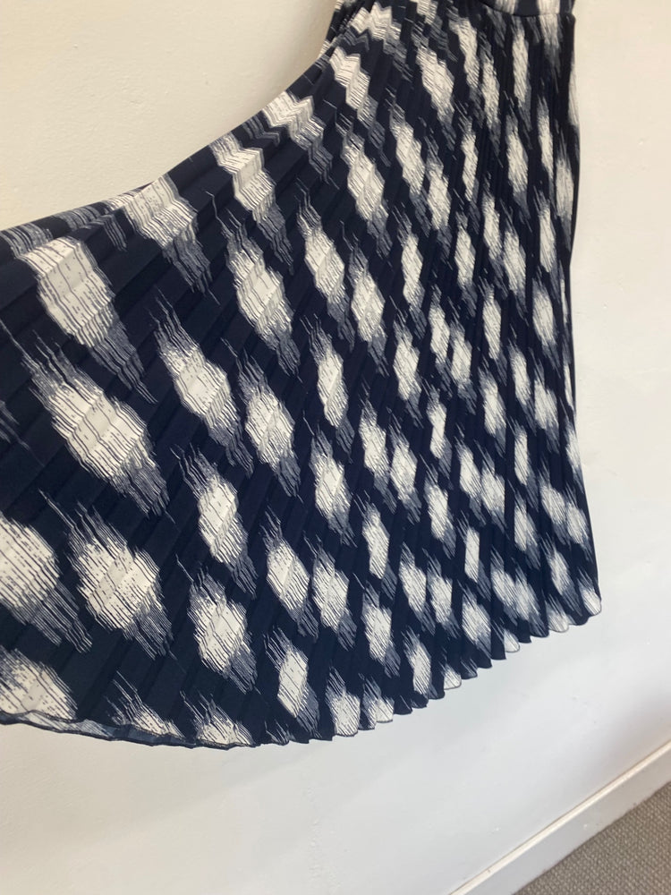 Gorgeous Marks & Spencers pleated midi Skirt UK8 Navy blue & white HT149