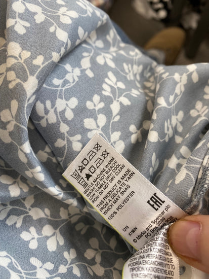 Gorgeous M&S Blouse UK8 Blue & White classic piece HT149