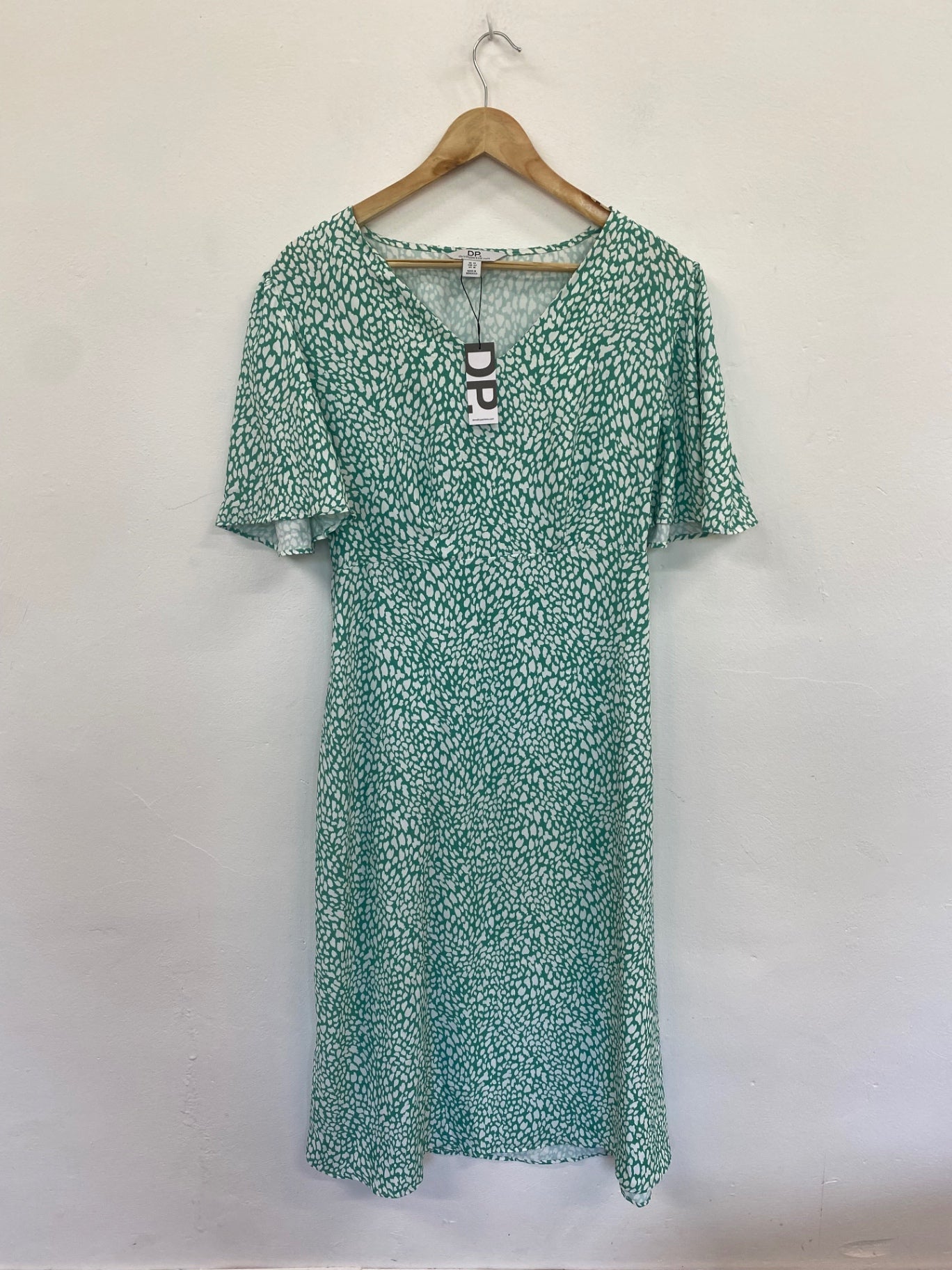 Fabulous DP romantic summer tea  Dress Uk14 Green & white HT149